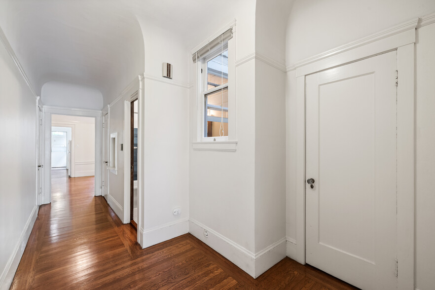 Building Photo - 41 Divisadero St