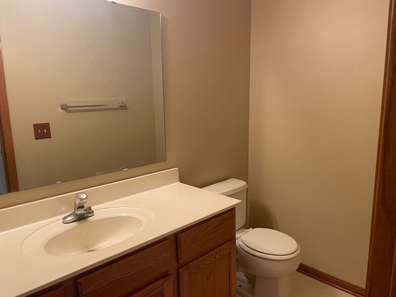 Building Photo - 17389 Glacier Way