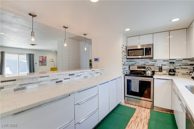 Building Photo - 1531 Commanche Dr