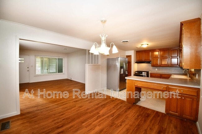 Building Photo - 3707 E 29th St