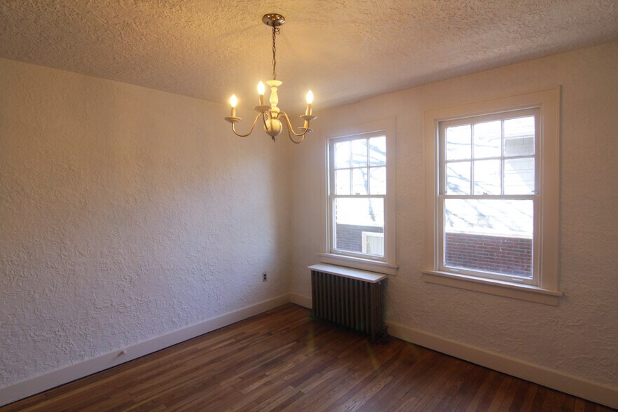 Building Photo - 8001 Saint Lawrence Ave