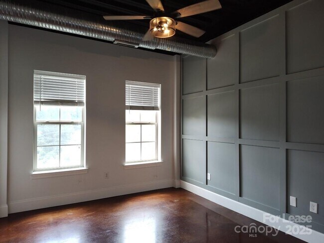 Building Photo - 2338 Yadkin Ave