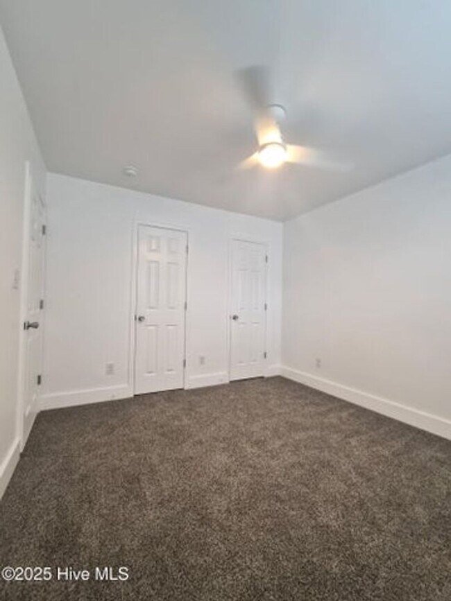 Building Photo - 411 Myrtlewood Cir