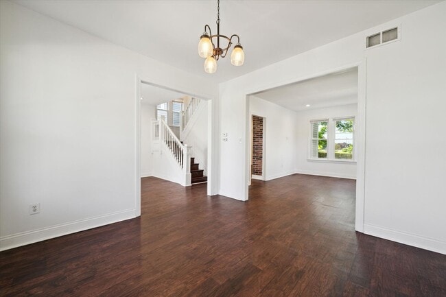 Building Photo - $1,675 - Spacious 3 Bedroom in North End