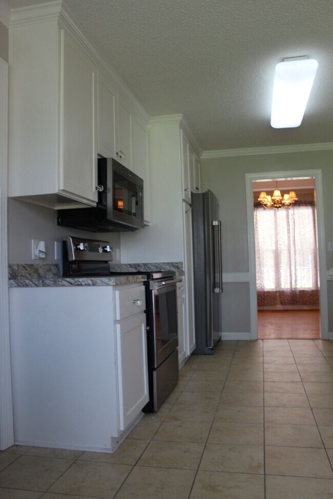 Building Photo - 420 Hunters Creek Dr