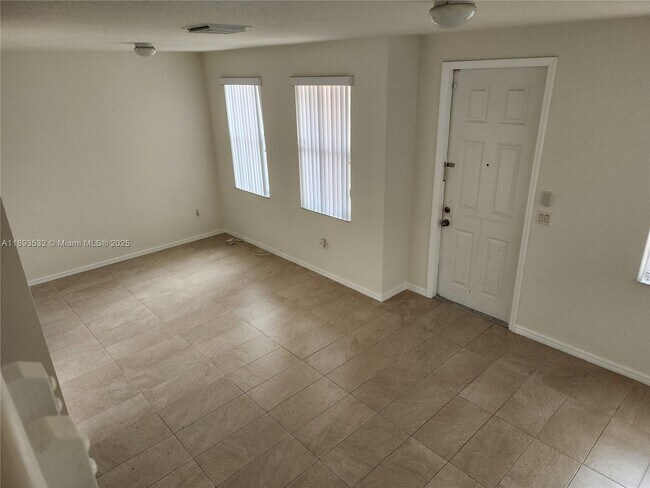 Building Photo - 10831 SW 240 Ln
