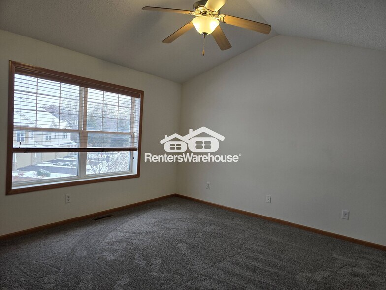 Building Photo - 1611 Fox Hunt Way