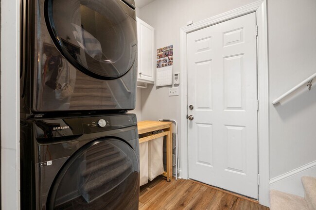 Building Photo - Gorgeous brick ranch with bonus room!!! Application Pending