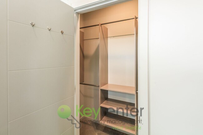 Building Photo - Modern 3 Bedroom with Rooftop Deck and In Unit Laundry