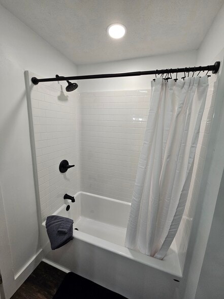 Building Photo - 231 Walnut St