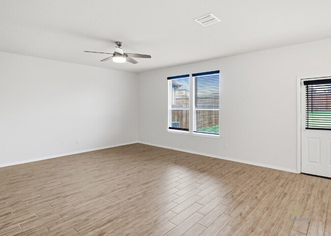 Building Photo - 4 BEDROOMS | 3 FULL BATHS | SOLAR PANELS | LOFT | DAVIS RANCH