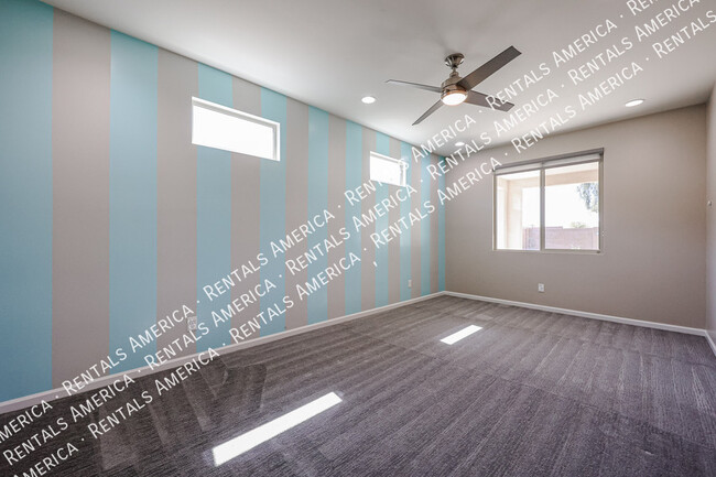 Building Photo - 3090 S Jasmine Dr