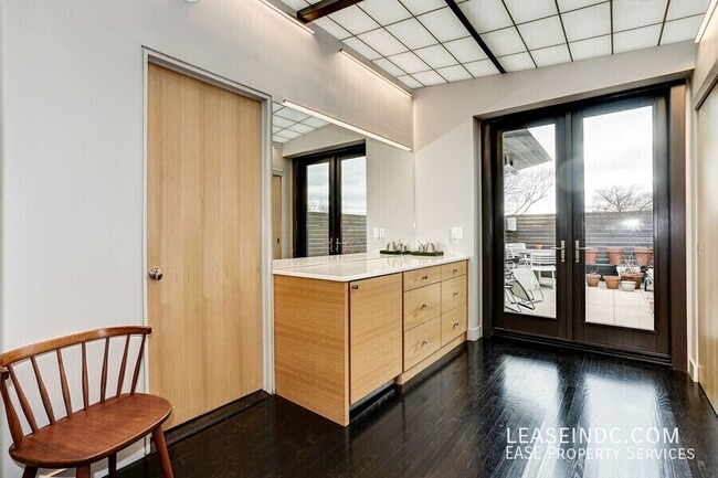 Building Photo - 1964 2nd St NW