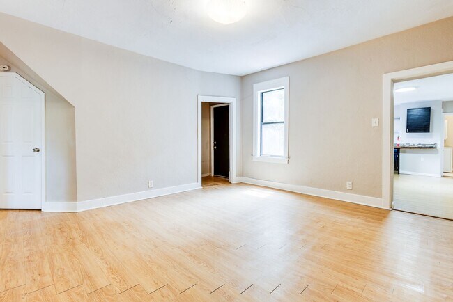 Building Photo - 2318 Leticoe St