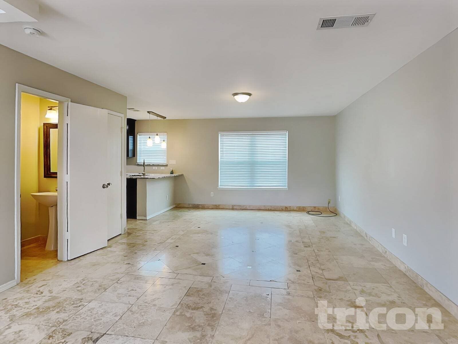 Building Photo - 637 Aqua Dr