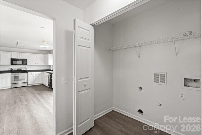 Building Photo - 2724 Mulberry Pond Dr
