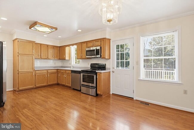 Building Photo - 206 N Towne Ct