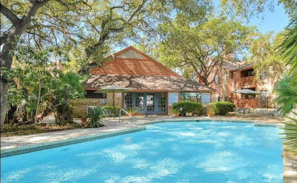 Community Pool - 13018 Heimer Rd