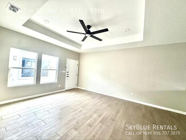 Building Photo - 913 S 13th St