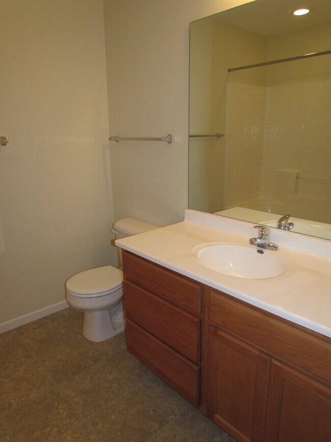 Building Photo - 15908 Tracker Ln