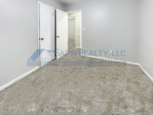 Building Photo - 1272 Labelle St