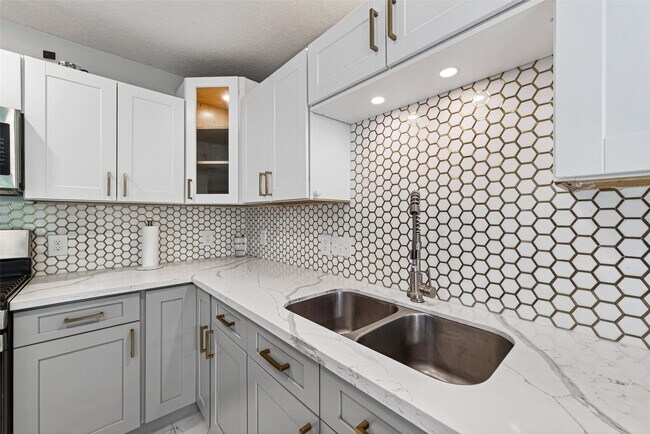 Building Photo - 21202 Barker Canyon Ln