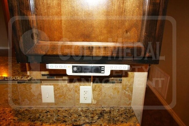 Building Photo - 3705 Appalachian Trl