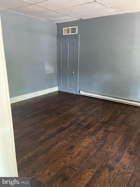 Building Photo - 170 S Giles St