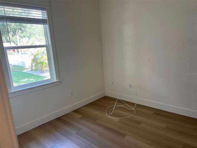 Building Photo - 1503 E North St