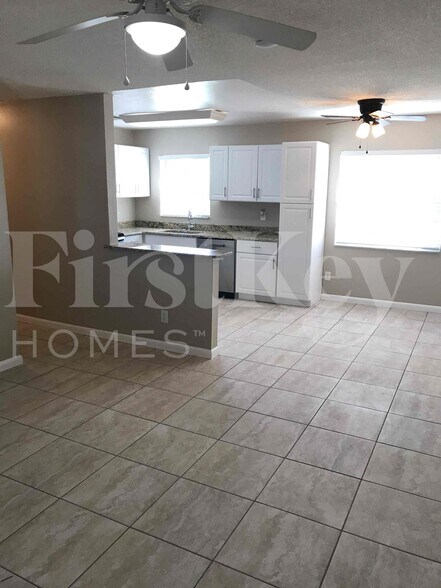 Building Photo - 660 Flagler Dr