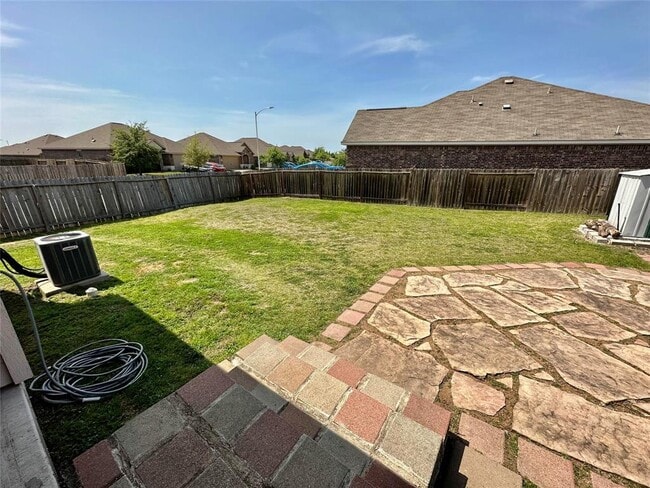 Building Photo - 19600 Per Lange Pass