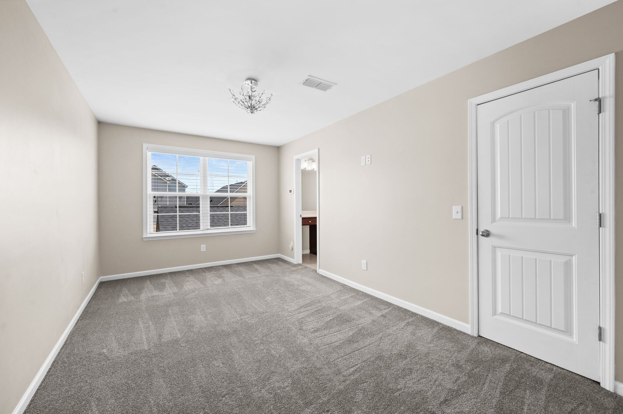 Building Photo - 1840 Riverbirch Ln