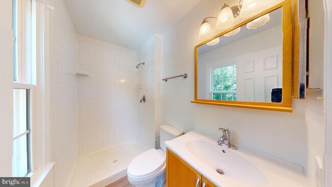 Building Photo - 5739 Oakshore Ct