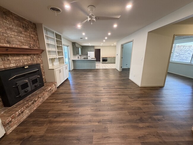 Building Photo - 116 Fern Dr