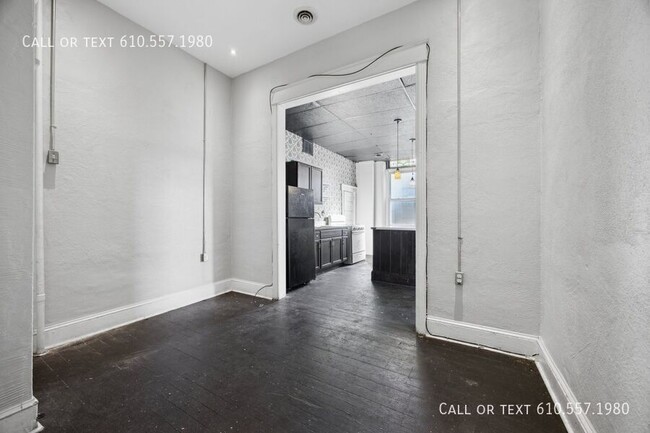 Building Photo - Spacious 2 Bedroom 1 Bathroom  Apartment i...