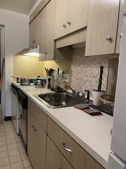 Building Photo - 8 Commonwealth Ct