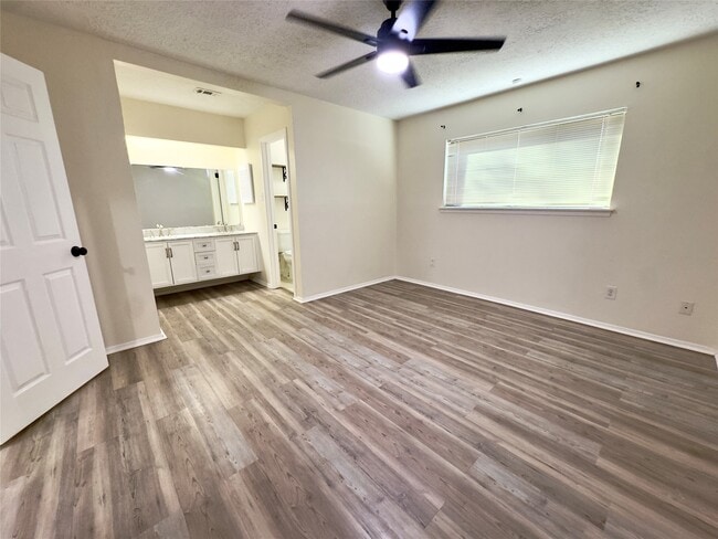 Building Photo - 3519 Acorn Way Ln