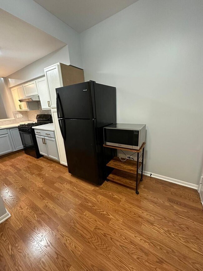 Building Photo - 1133 Cambria Ln N