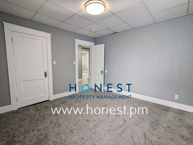 Building Photo - 73 Kennedy Memorial Dr