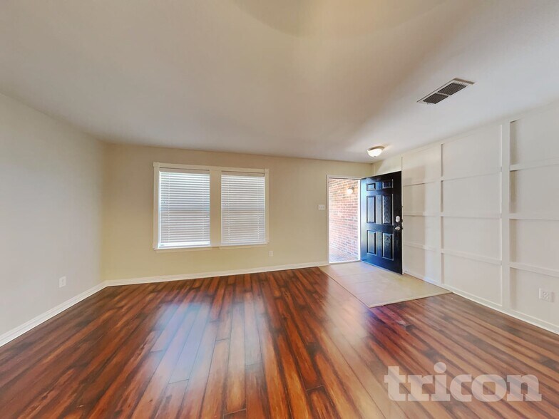 Building Photo - 529 Blue Sage