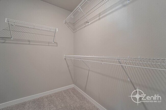 Building Photo - 4712 NE 37th Ct