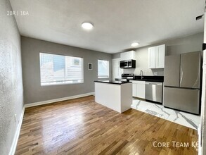 Building Photo - 1114 W 45th St
