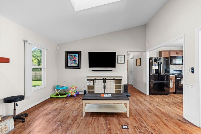 Building Photo - Beautifully updated 3 bedroom 2 bath home in Valwood