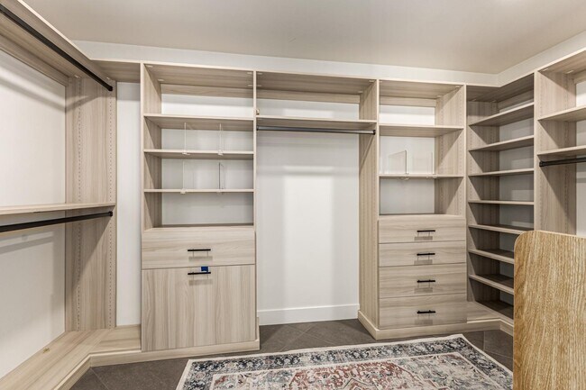 Building Photo - 9917 N 52nd St