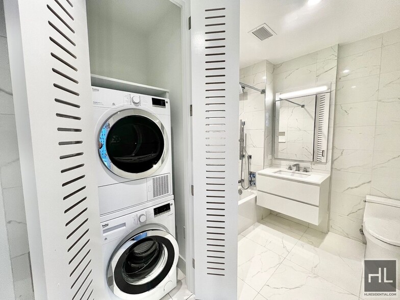 Building Photo - East 44th Street