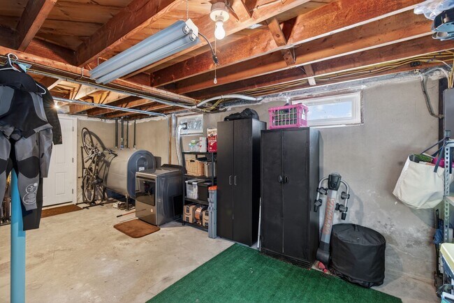 Building Photo - 3BR Cape Available 2/1