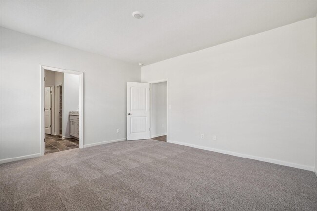 Building Photo - 85 Kipling Dr