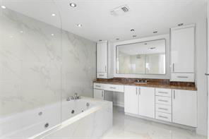 Building Photo - Turnberry Way, Aventura, FL 33180 - 2 BR 2...