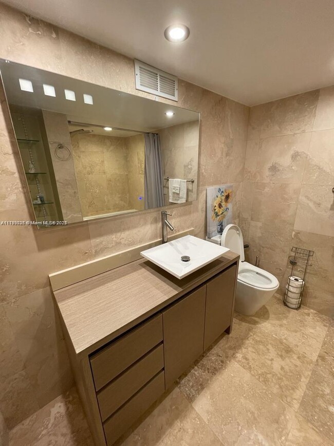 Building Photo - 2049 S Ocean Dr