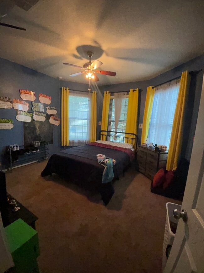 Building Photo - 687 Petal Mist Ln